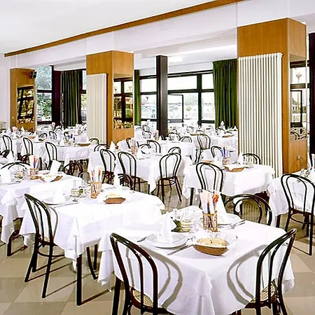 Lungomare Otel 3*