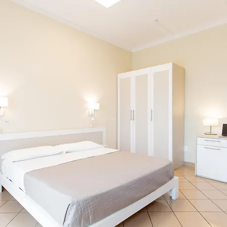 Lungomare Otel 3*