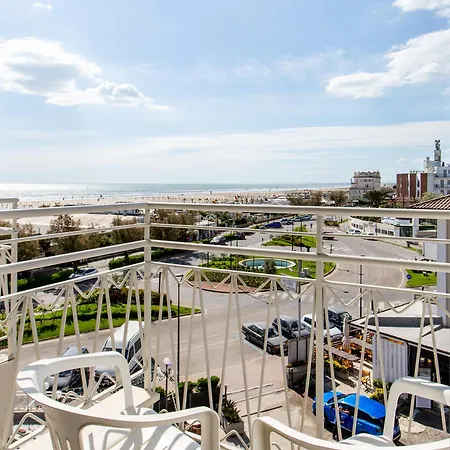 Lungomare Otel 3*